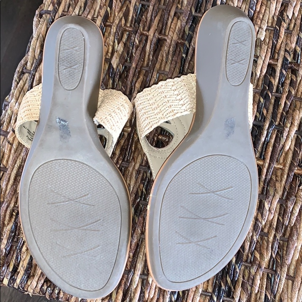 Sandals - Picture 3 of 5